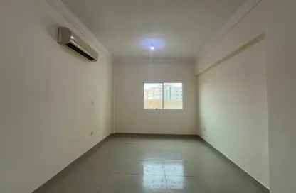 Apartment - 2 Bedrooms - 1 Bathroom for rent in Muntazah 35 - Al Muntazah - Doha