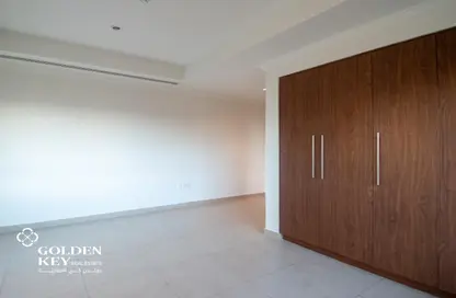 Apartment - 2 Bedrooms - 3 Bathrooms for rent in West Porto Drive - Porto Arabia - The Pearl Island - Doha