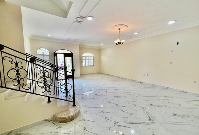 950532 - Property Image 2