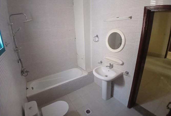 913825 - Property Image 2