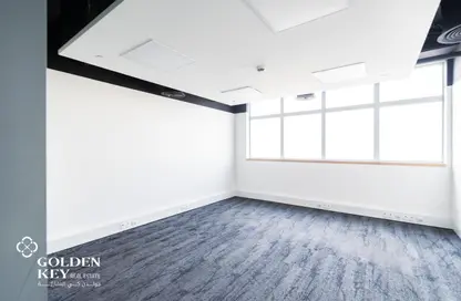 مساحات مكتبية - استوديو - 2 حمامات للايجار في طريق مسيمير - أبو هامور - الدوحة