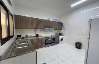 Kitchen image for: Villa - 5 Bedrooms - 4 Bathrooms for rent in Al Markhiya Street - Al Markhiya - Doha, Image 1