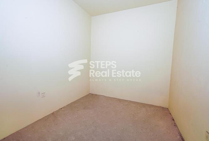 932403 - Property Image 3