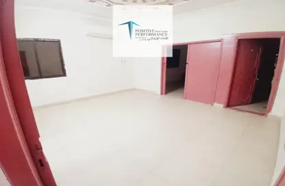 Apartment - 2 Bedrooms - 1 Bathroom for rent in Al Luqta - Al Luqta - Doha