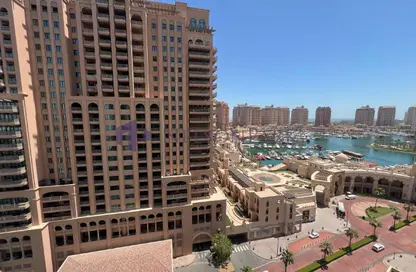 Apartment - 2 Bedrooms - 3 Bathrooms for rent in Tower 6 - Porto Arabia - The Pearl Island - Doha
