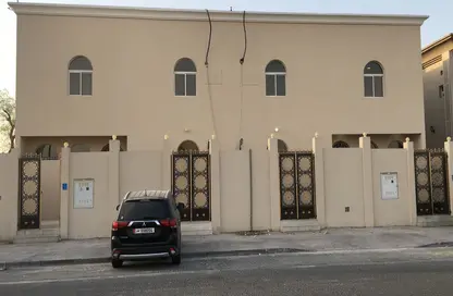 Villa - 2 Bedrooms - 2 Bathrooms for rent in Salwa Road - Al Aziziyah - Doha