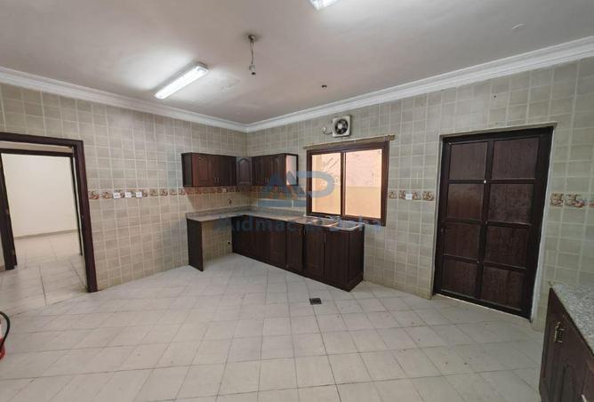 987521 - Property Image 2