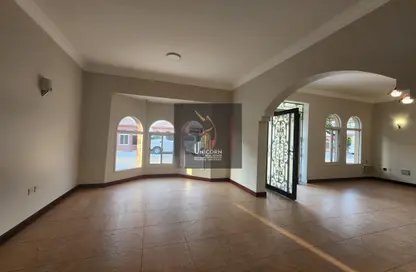 Compound - 4 Bedrooms - 3 Bathrooms for rent in Old Airport Road - Old Airport Road - Doha