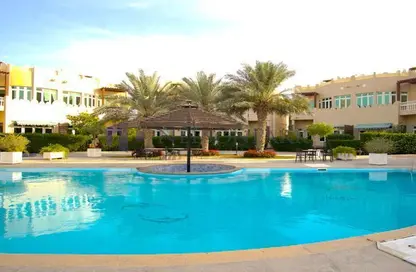 صورة لـ حوض سباحة فيلا - 3 غرف نوم - 5 حمامات للايجار في وست باي لاجون - بحيرة وست لاجون - الدوحة ، صورة رقم 1