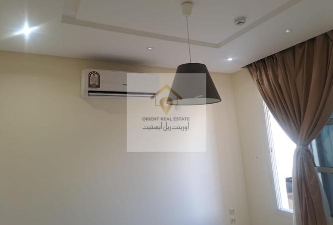 996744 - Property Image 2