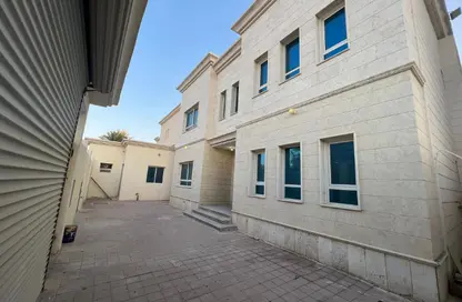 فيلا - 6 غرف نوم - 7 حمامات للايجار في أم عبيرية - الشمال