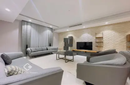 Compound - 4 Bedrooms - 6 Bathrooms for rent in Al Maamoura - Al Maamoura - Doha