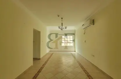 Apartment - 2 Bedrooms - 2 Bathrooms for rent in Doha Al Jadeed - Doha