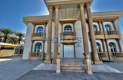 Villa - 5 Bedrooms - 7 Bathrooms for rent in Onaiza Street - Diplomatic Area - Doha
