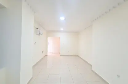 Apartment - 3 Bedrooms - 3 Bathrooms for rent in Muntazah 7 - Al Muntazah - Doha