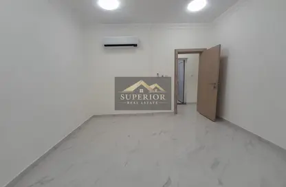 Apartment - 3 Bedrooms - 4 Bathrooms for rent in Abu Talha Street - Fereej Bin Omran - Doha