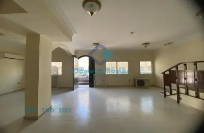 مجمع سكني - 6 غرف نوم - 4 حمامات للايجار في الريان القديمة - الريان - الدوحة