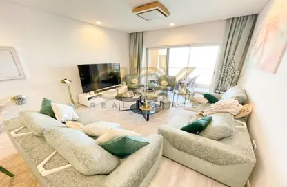 Apartment - 1 Bedroom - 2 Bathrooms for sale in Viva West - Viva Bahriyah - The Pearl Island - Doha