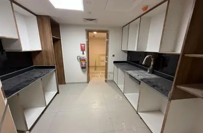 Apartment - 3 Bedrooms - 4 Bathrooms for sale in Boulevard View - Yasmeen City - Lusail