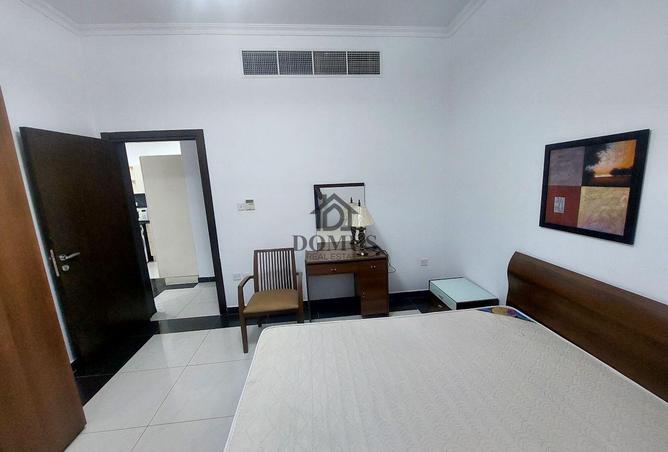 907832 - Property Image 2
