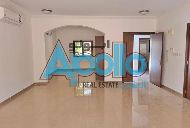 985247 - Property Image 3