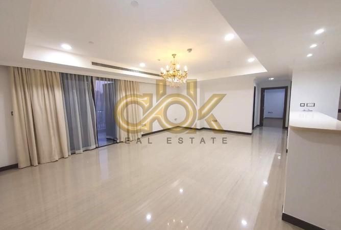 740225 - Property Image 2