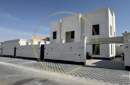 Villa - 6 Bedrooms - 7 Bathrooms for sale in Umm Qarn - Al Daayen