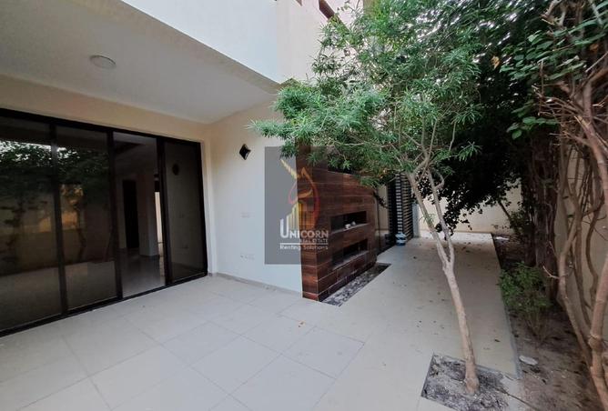 982206 - Property Image 2