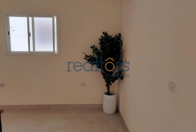 957920 - Property Image 3