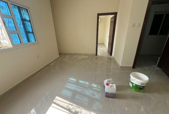 988518 - Property Image 2