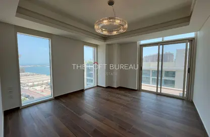 Apartment - 2 Bedrooms - 3 Bathrooms for rent in Gewan Island - The Pearl Island - Doha