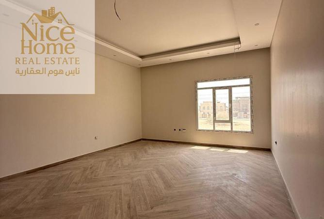 909720 - Property Image 2