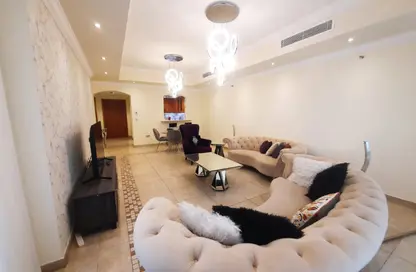 Apartment - 2 Bedrooms - 3 Bathrooms for rent in Sabban Towers - Porto Arabia - The Pearl Island - Doha
