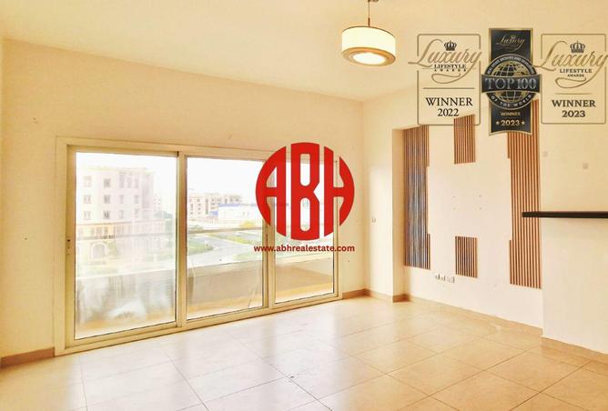 998593 - Property Main Image