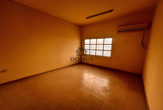 937805 - Property Image 2