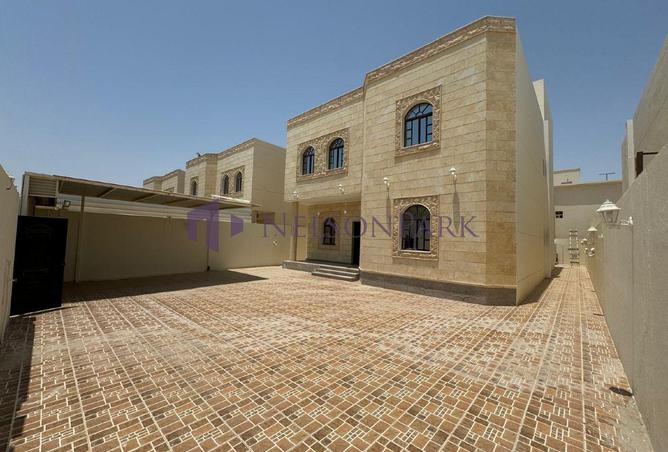 997715 - Property Image 2