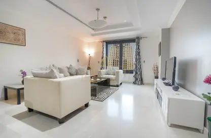 Apartment - 2 Bedrooms - 3 Bathrooms for rent in Marina Gate - Porto Arabia - The Pearl Island - Doha