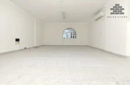 Apartment - 2 Bedrooms - 2 Bathrooms for rent in Al Nasr Street - Al Nasr - Doha