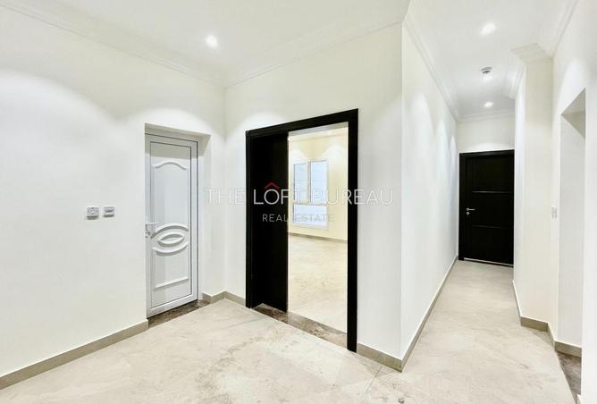 934171 - Property Image 2