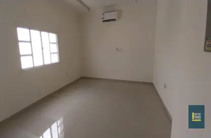 Empty Room image for: Apartment - 3 Bedrooms - 3 Bathrooms for rent in Al Najada - Doha, Image 1
