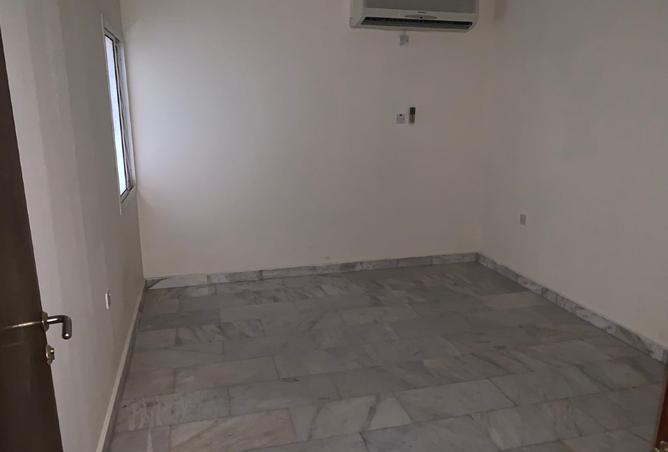 955596 - Property Image 3