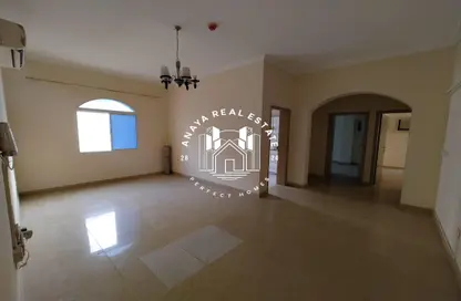 شقة - 2 غرف نوم - 2 حمامات للايجار في أم غويلينا - الدوحة