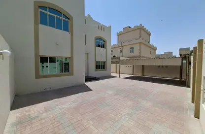 Villa - 5 Bedrooms - 4 Bathrooms for rent in Al Gharrafa - Al Gharrafa - Doha