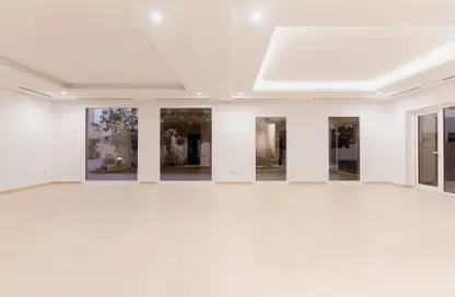 Villa - 4 Bedrooms - 5 Bathrooms for rent in West Bay Lagoon - Doha