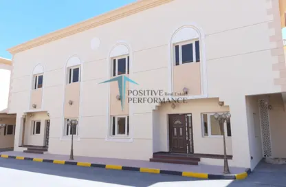 فيلا - 6 غرف نوم - 6 حمامات للايجار في شارع المرخية - المرخية - الدوحة