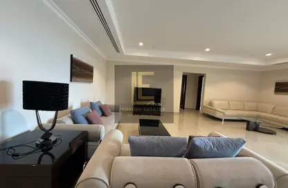 Apartment - 2 Bedrooms - 3 Bathrooms for rent in West Porto Drive - Porto Arabia - The Pearl Island - Doha