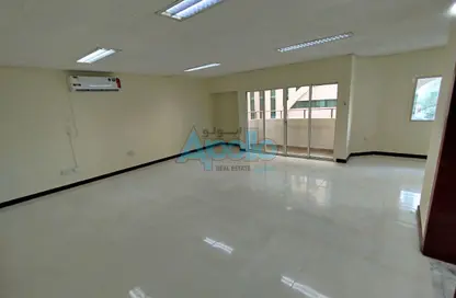 Apartment - 3 Bedrooms - 3 Bathrooms for rent in Al Mansoura - Al Mansoura - Doha