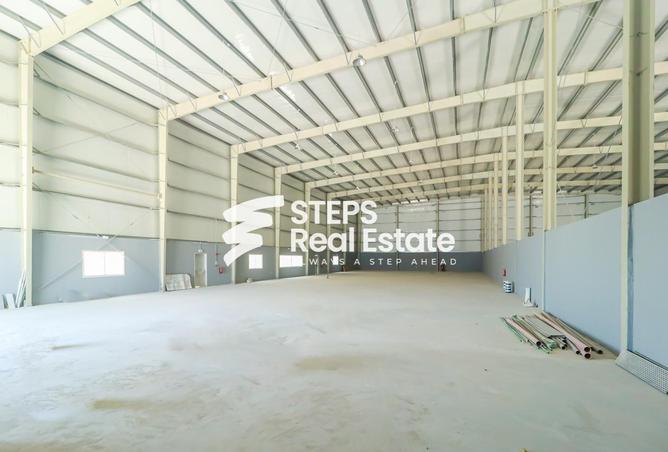 Warehouse - Studio for rent in East Industrial Street - Birkat Al Awamer - Al Wakra