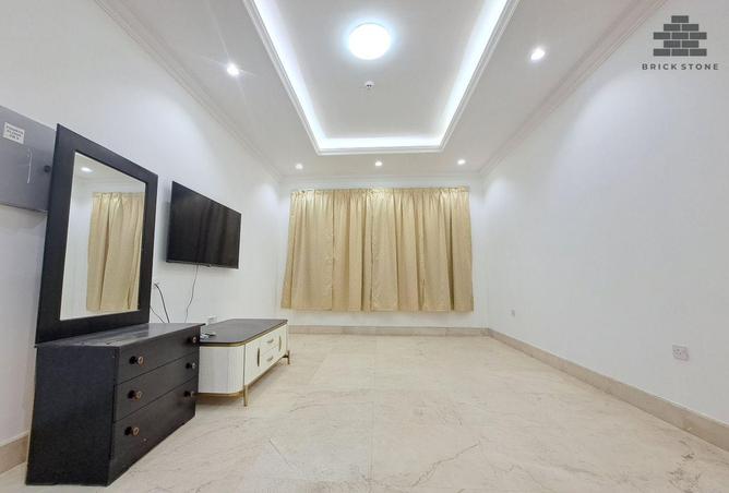 903355 - Property Image 3