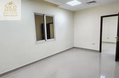 شقة - 4 غرف نوم - 2 حمامات للايجار في المنتزه - الدوحة